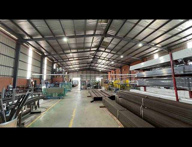 2,051M² WAREHOUSE TO LET IN SUNDERLAND RIDGE